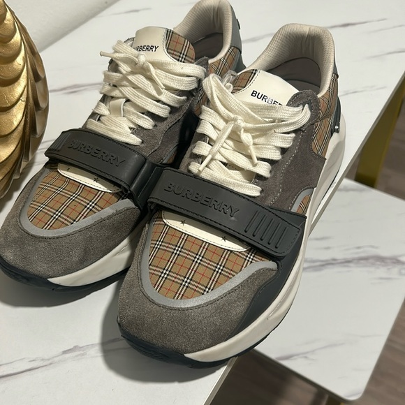 Size 43 used - Picture 1 of 3